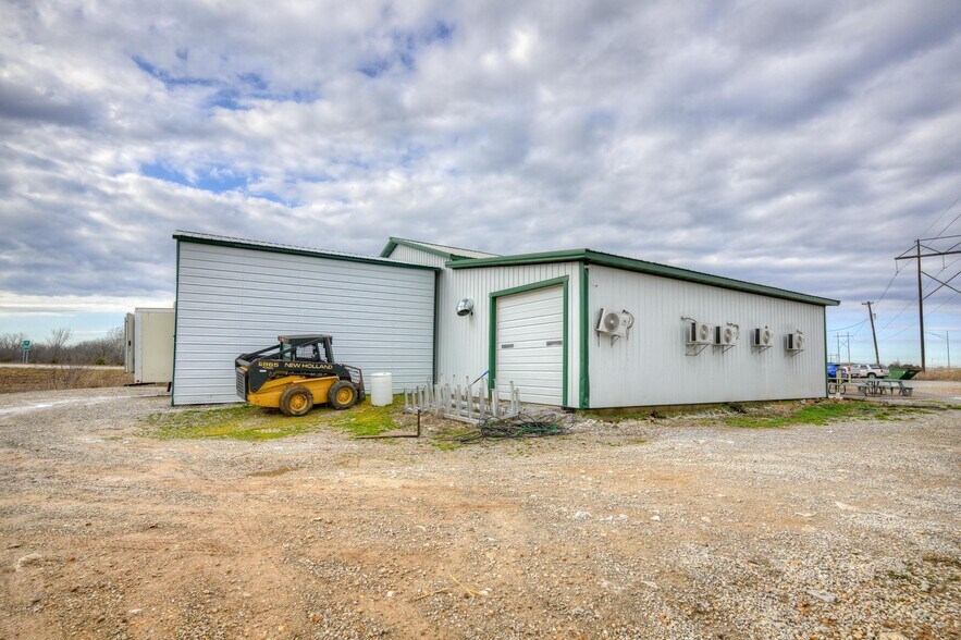 More Photos Of 12619 Nettle Dr, Neosho Specialty For Sale