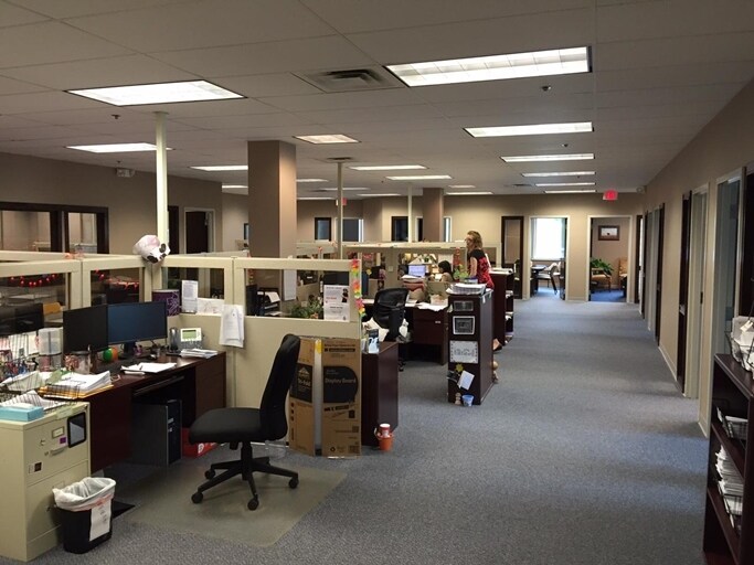 More Photos Of 1630 E Bradford Pky, Springfield Medical For Lease