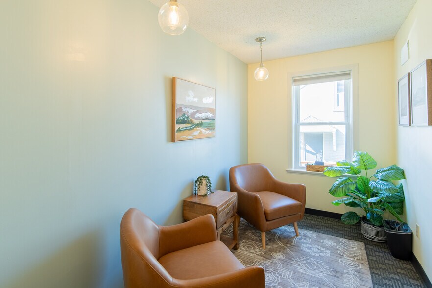 More Photos Of 4150 Crescent Dr, Saint Louis Office For Sale
