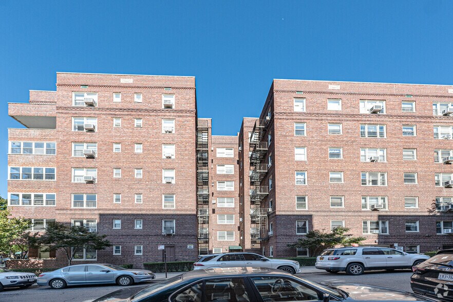 More Photos Of 6861 Yellowstone Blvd, Flushing Apartments For Sale