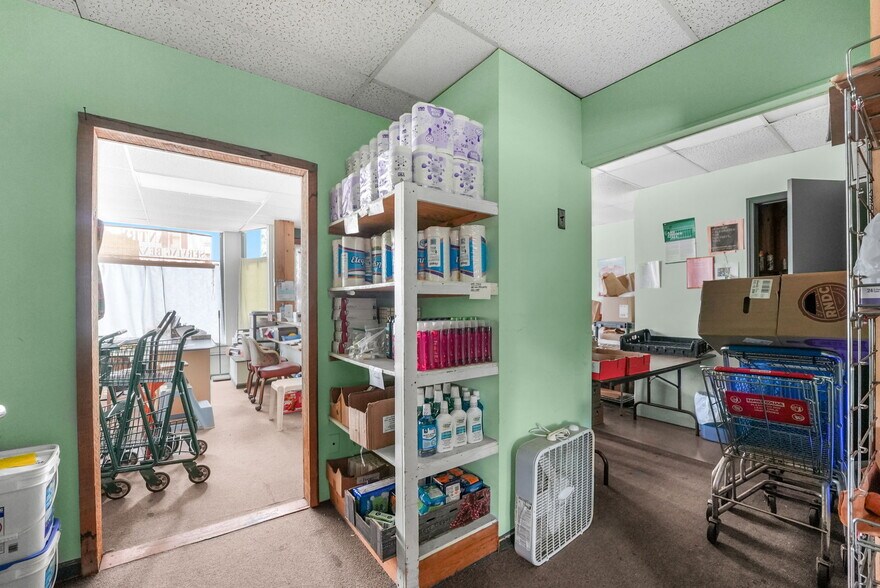 More Photos Of 10907 Main St, Honor Flex For Sale
