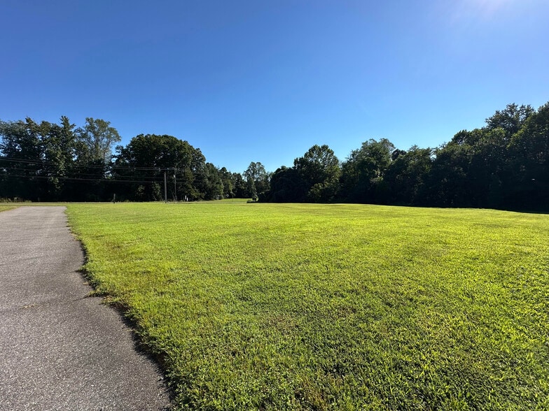 More Photos Of 4041 Davis hwy, Louisa Specialty For Sale