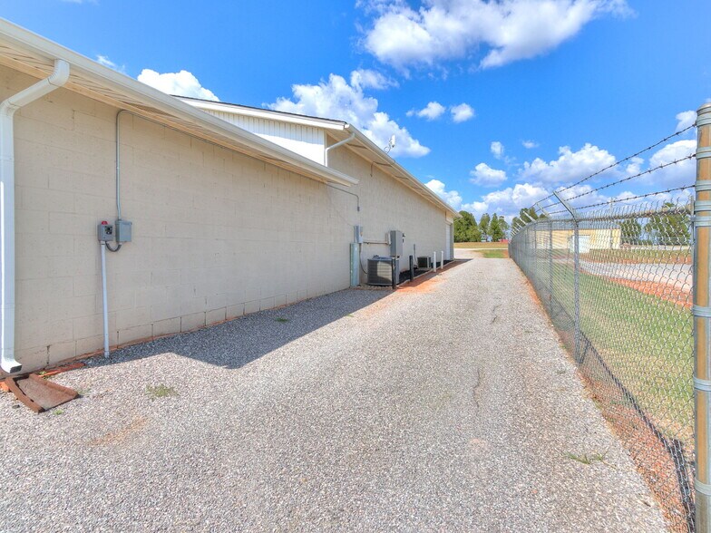 More Photos Of 4705 E Highway 37, Tuttle Office For Sale