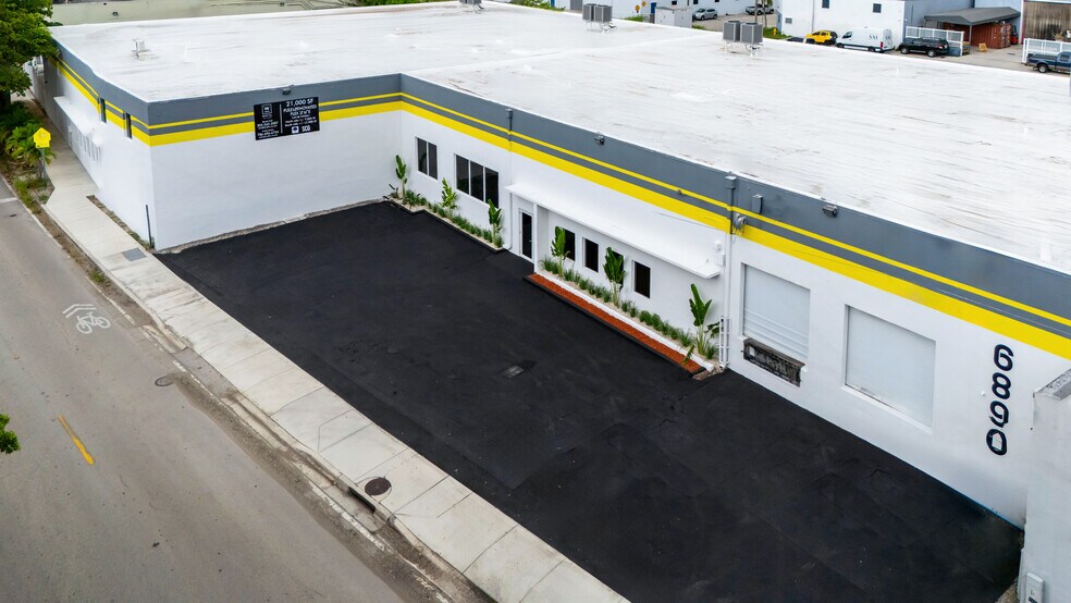 More Photos Of 6800-6890 NE 4th Ct, Miami Light Distribution For Lease