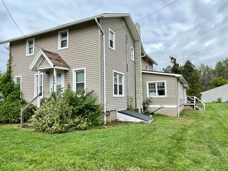 More Photos Of 444 North Ave, Hilton Restaurant For Lease