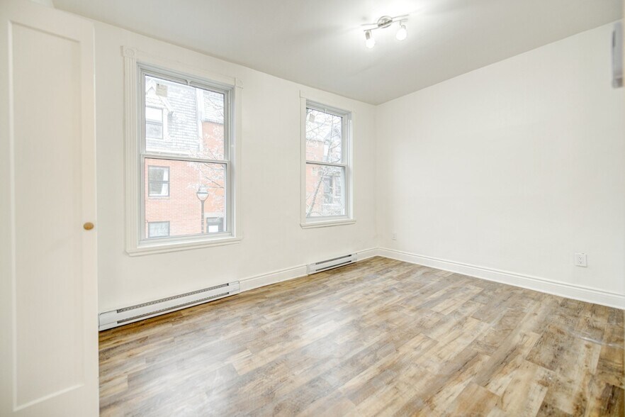 More Photos Of 4545 - 4551 Rue Berri, Montréal Apartments For Sale