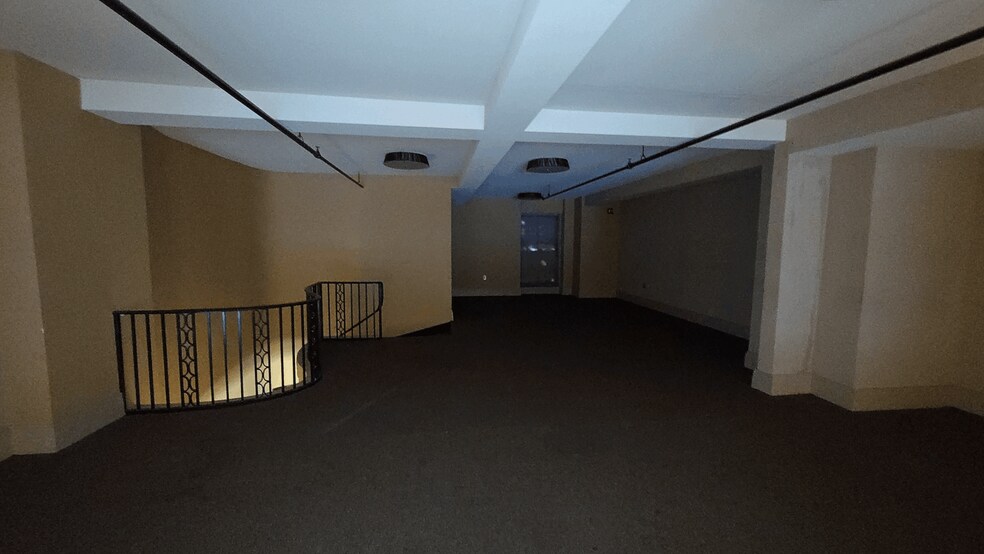 More Photos Of 816 Olive St, Saint Louis General Retail For Lease