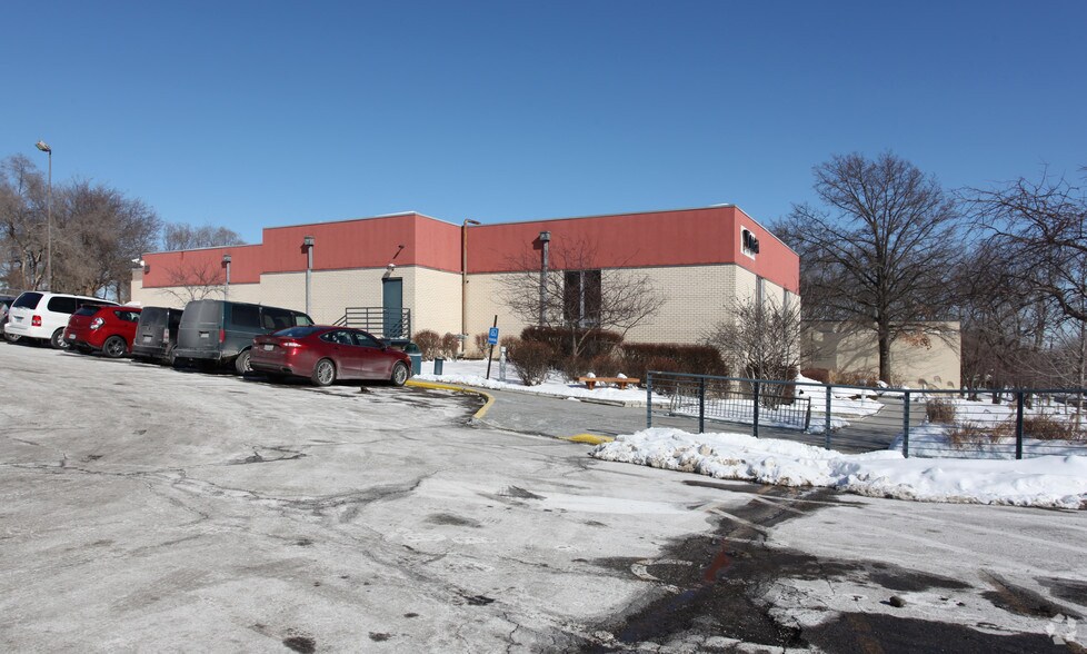 More Photos Of 4200 W 79th St, Prairie Village Health Club For Sale