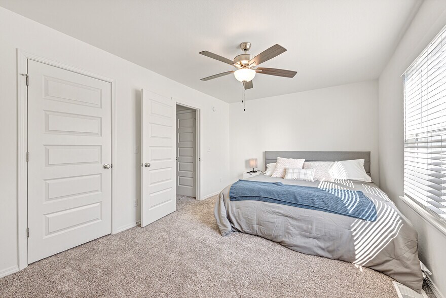 More Photos Of 1512 S Razorback Rd, Fayetteville Apartments For Sale