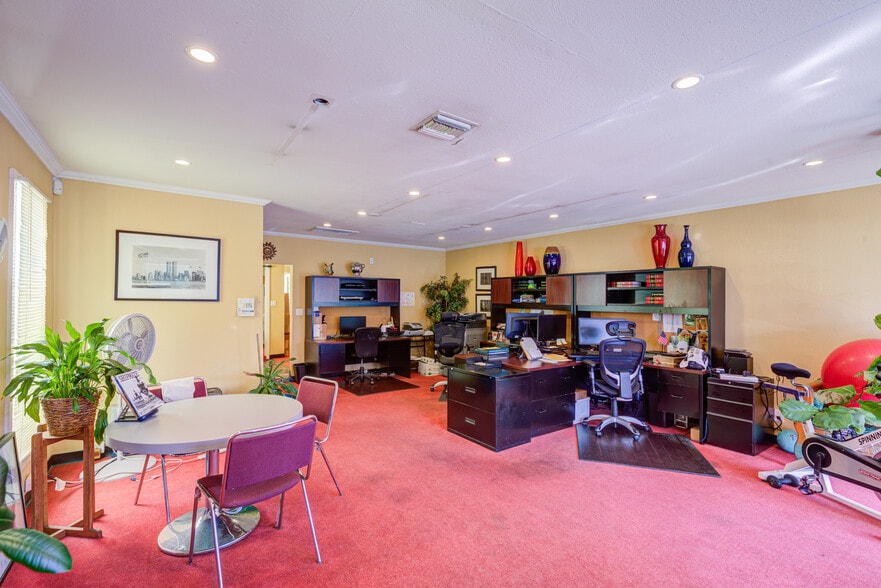 More Photos Of 2205 W Olive Ave, Burbank Office Residential For Sale