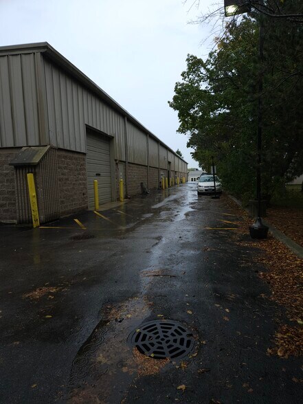 More Photos Of 825 W 75th St, Willowbrook Light Manufacturing For Sale