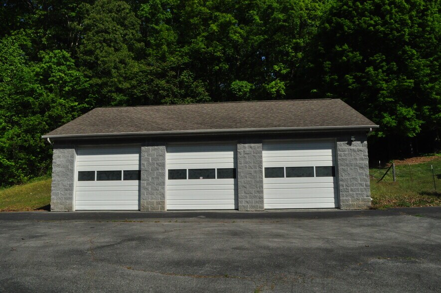 More Photos Of 6447 Rutledge Pike, Knoxville Office For Sale