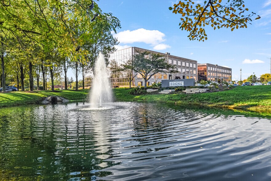 Primary Photo Of 650 Dundee Rd, Northbrook Office For Lease