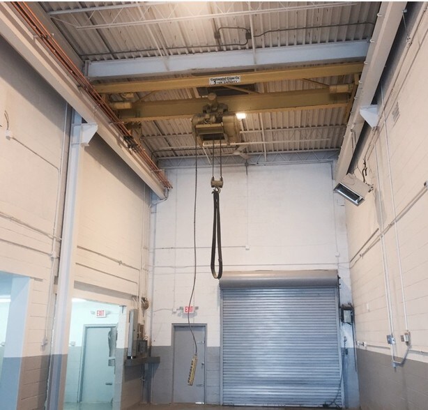 More Photos Of 14076 E Nine Mile Rd, Warren Warehouse For Lease