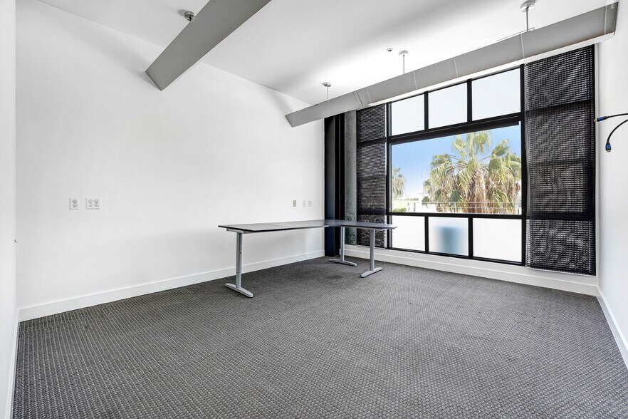 More Photos Of 219-231 Arizona Ave, Santa Monica Loft Creative Space For Lease