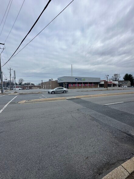 More Photos Of 2901 Springfield Rd, Broomall Drugstore For Lease