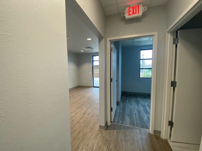 More Photos Of 1890 N Stonebridge Dr, McKinney Medical For Sale