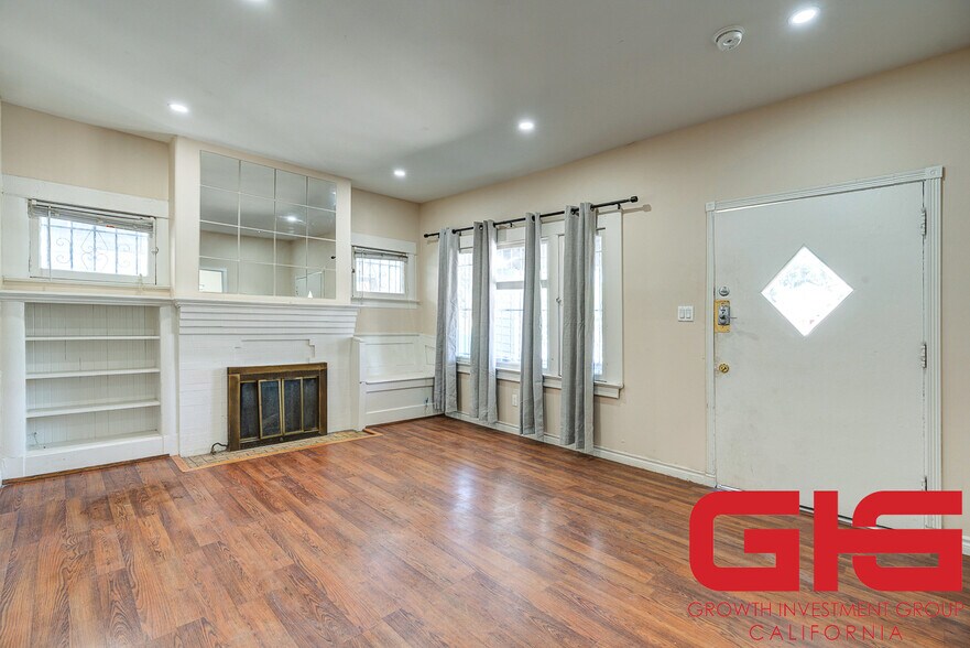 More Photos Of 1234 W 37th Dr, Los Angeles Multifamily For Sale