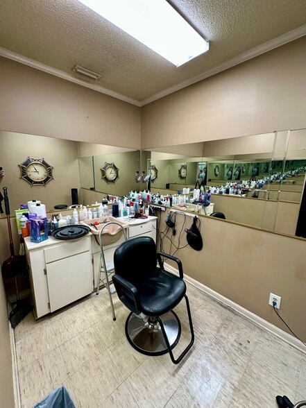 More Photos Of 307 Harvey St, Winston-Salem Freestanding For Sale