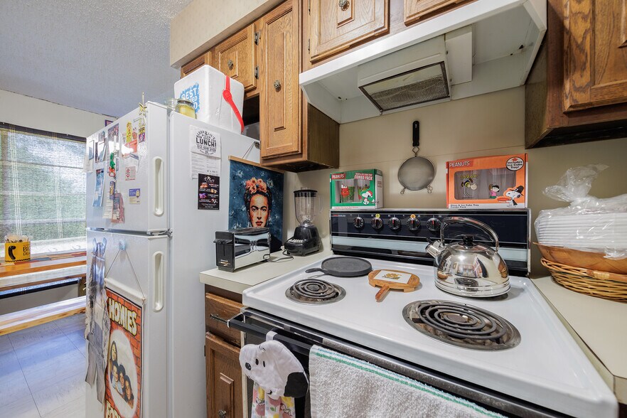 More Photos Of 700 N Medina St, Lockhart Apartments For Sale