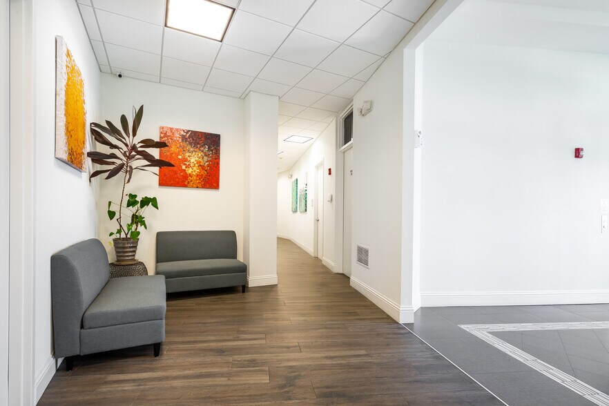 More Photos Of 17225 S Dixie Hwy, Palmetto Bay Storefront Retail Office For Lease