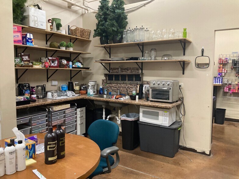 More Photos Of 2525 W Bethany Rd, Sycamore Office For Sale