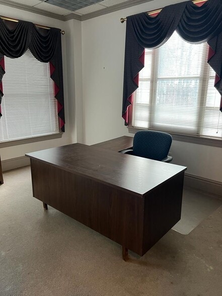 More Photos Of 8818 W Market St, Colfax Loft Creative Space For Lease