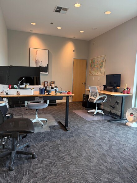 More Photos Of 5300-5390 Gateway Plaza Dr, Benicia Warehouse For Lease