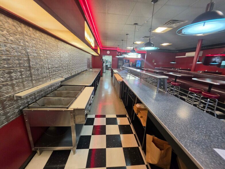 More Photos Of 53 Fall St, Seneca Falls General Retail For Lease