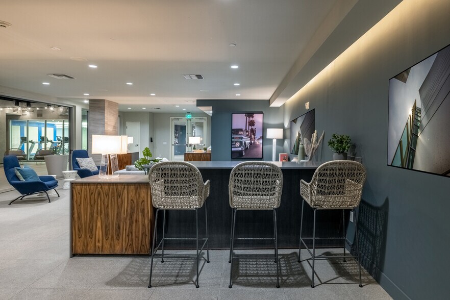 More Photos Of 1111 Wilshire Blvd, Los Angeles Apartments For Lease