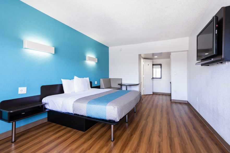 More Photos Of 603 N Marine Blvd, Jacksonville Hotel For Sale