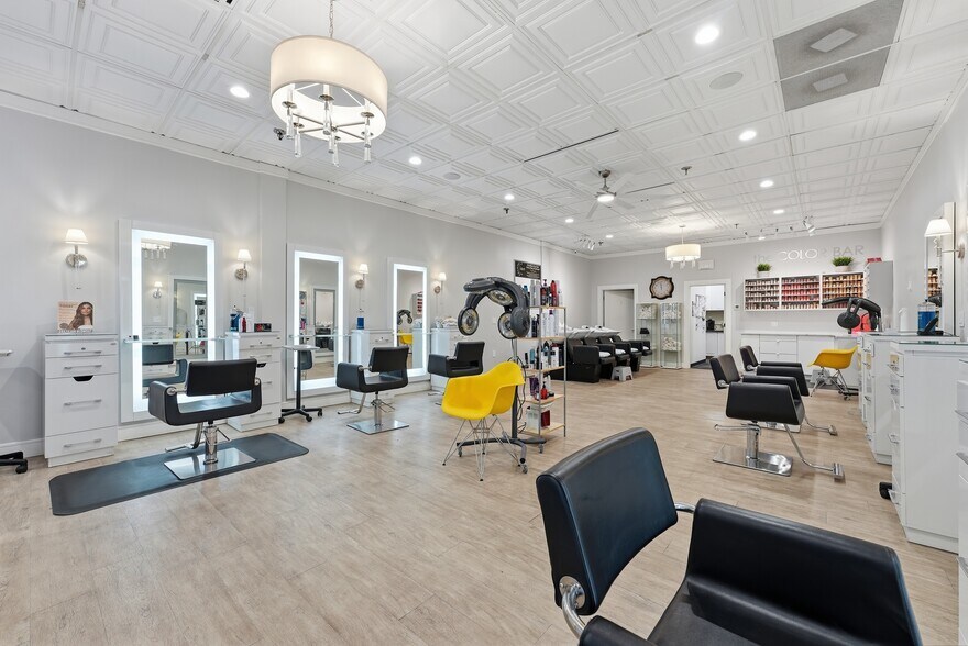 More Photos Of 785-819 Williams St, Longmeadow Storefront For Lease