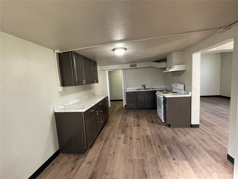 More Photos Of 310 Main st, Granger General Retail For Sale