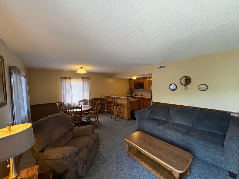 More Photos Of 245 N Jefferson St, Nashville Hotel For Sale