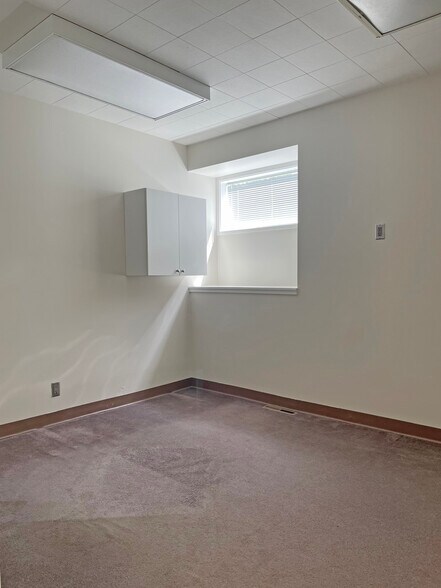More Photos Of 940-948 NE 102nd Ave, Portland Medical For Sale