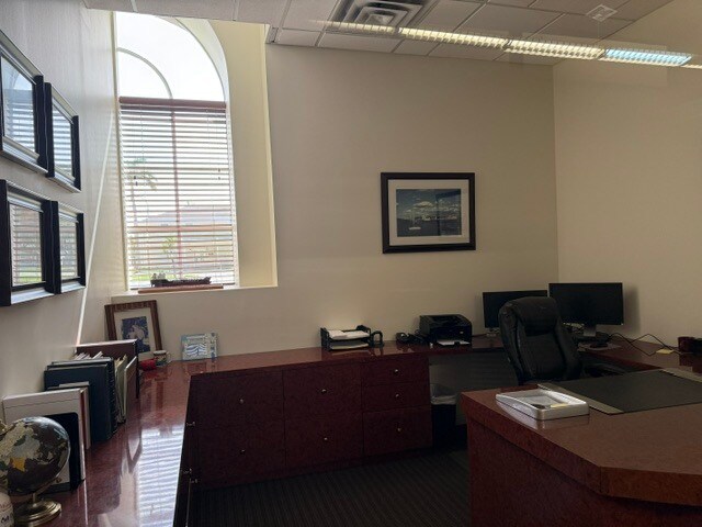 More Photos Of 321 E Hillsboro Blvd, Deerfield Beach Office For Sale