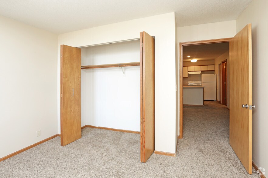 More Photos Of 1913 Farnam St, Omaha Apartments For Lease