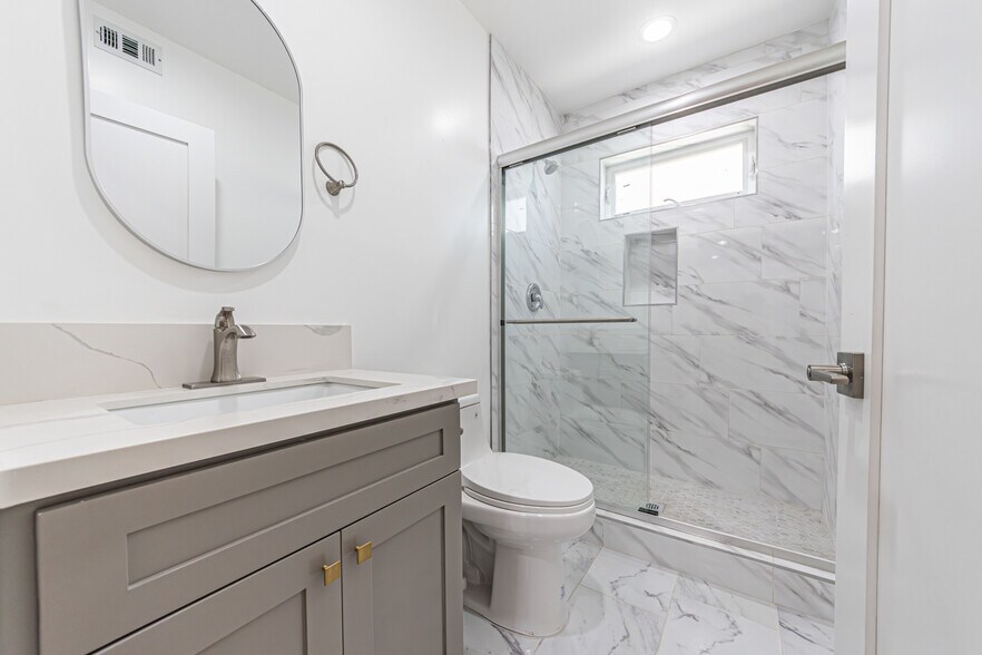 More Photos Of 5436 Romaine St, Los Angeles Apartments For Sale