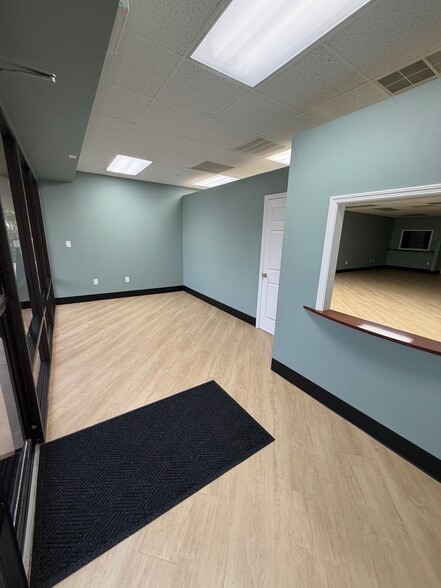 More Photos Of 4950 Hall Rd, Winter Park Office For Lease