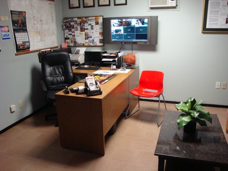 More Photos Of 3802 E Illini St, Phoenix Service For Lease