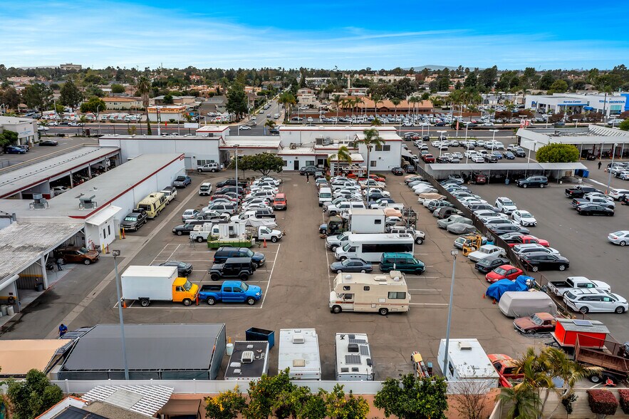 More Photos Of 19232 Beach Blvd, Huntington Beach Auto Dealership For Lease