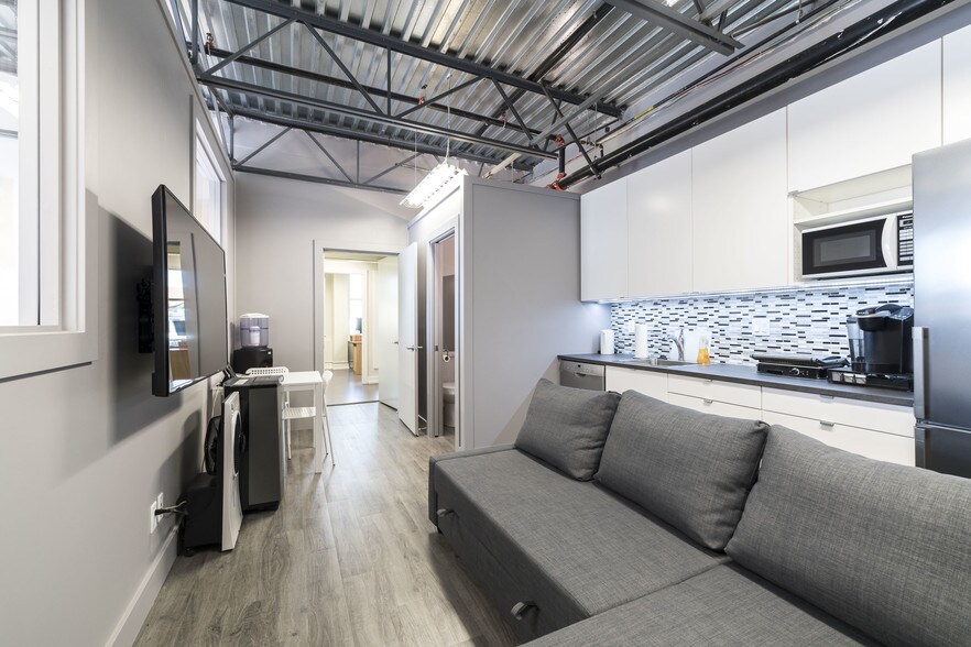 More Photos Of 618 E Kent Ave S, Vancouver Light Distribution For Sale