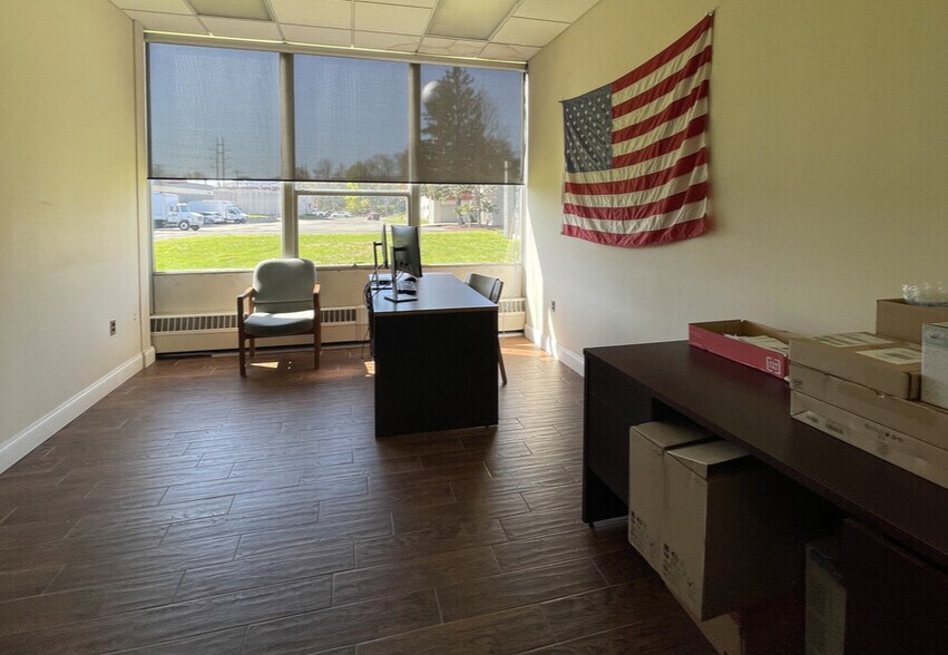 More Photos Of 27 Holt Dr, Stony Point Loft Creative Space For Lease