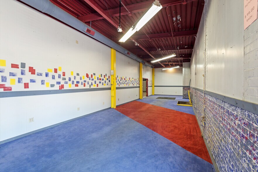 More Photos Of 412 Harrison St, Kalamazoo Freestanding For Lease