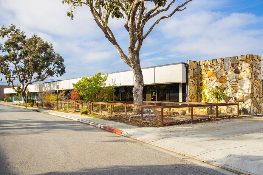 More Photos Of , Burlingame Flex For Sale