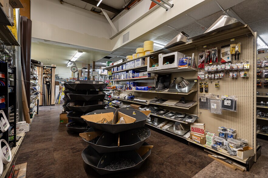 More Photos Of 723 E Highway 89, Kanab Storefront Retail Office For Sale