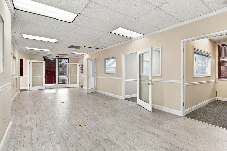 More Photos Of 403 W 11th St, Tracy Office For Sale