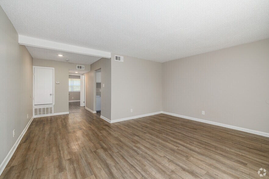 More Photos Of 5201 Geyer Springs Rd, Little Rock Apartments For Sale