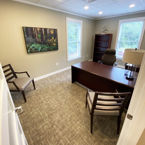 More Photos Of 590 W Crossville Rd, Roswell Coworking Space
