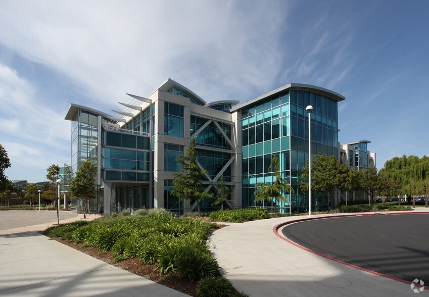 More Photos Of 2000 Seaport Blvd, Redwood City Unknown For Lease